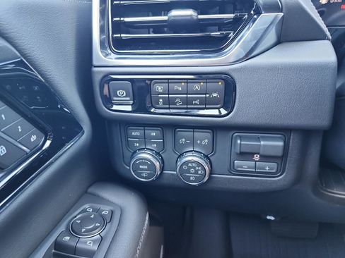 New 2026 GMC Yukon XL Denali w/ Denali Reserve Package AWD/4WD image 19