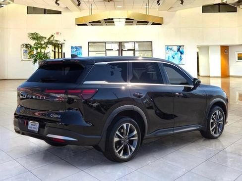 Certified 2026 INFINITI QX60 Pure w/ Cargo Package AWD/4WD image 5