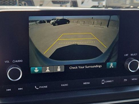 Used 2025 Honda Pilot Sport image 14