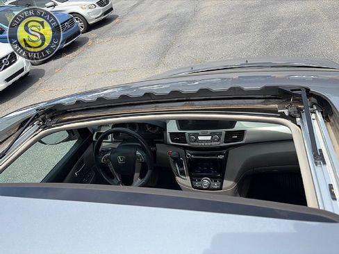 Used 2017 Honda Odyssey EX-L image 35
