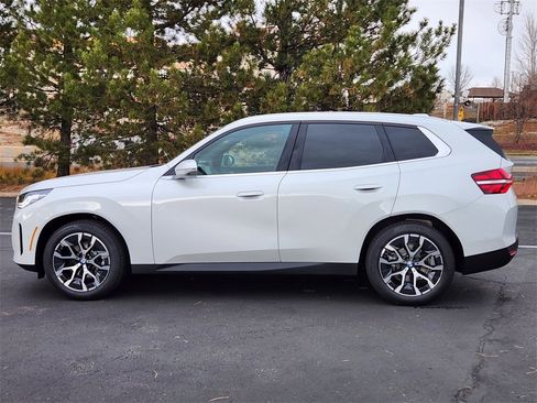 New 2026 BMW X3 xDrive30 w/ Premium Package image 2