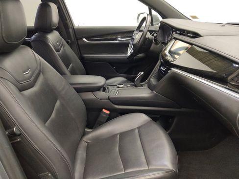 Used 2020 Cadillac XT6 Premium Luxury FWD image 21