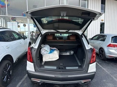 Used 2025 Cadillac XT5 Premium Luxury w/ LPO, Red Accent Package FWD image 19