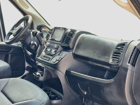 Used 2025 RAM ProMaster 2500 w/ Convenience Group FWD image 24