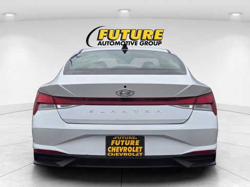 Used 2023 Hyundai Elantra SEL image 5