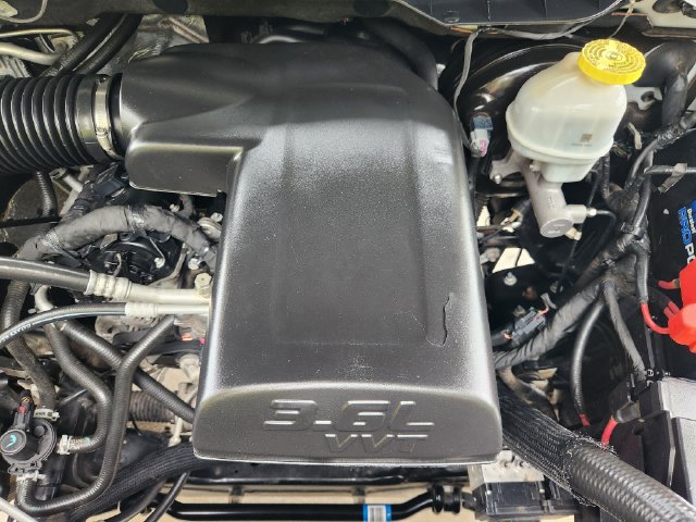 Used 2021 RAM 1500 Classic SLT AWD/4WD image 30