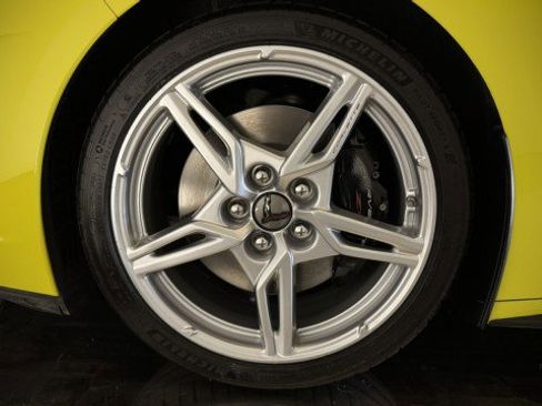 Used 2024 Chevrolet Corvette Stingray Premium Cpe w/ Z51 Performance Package RWD image 32