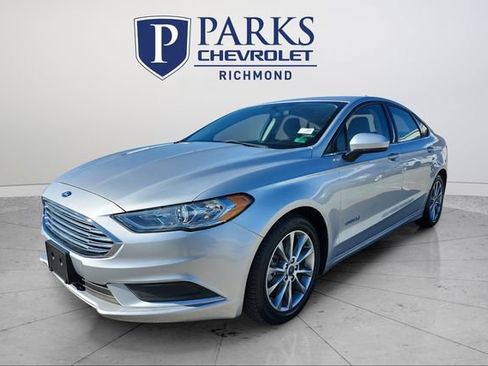 Used 2017 Ford Fusion S image 3