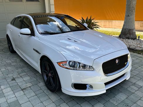 Used 2015 Jaguar XJ R LWB RWD image 34