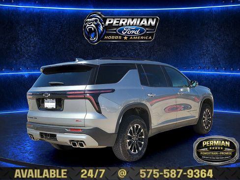 Used 2025 Chevrolet Traverse Z71 AWD/4WD image 4