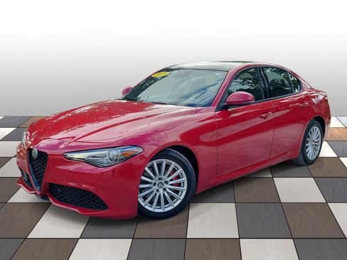 Used 2023 Alfa Romeo Giulia Sprint RWD image 1