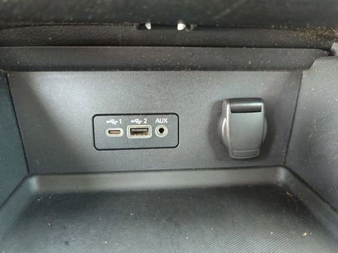 Certified 2021 Nissan Sentra SV FWD image 33