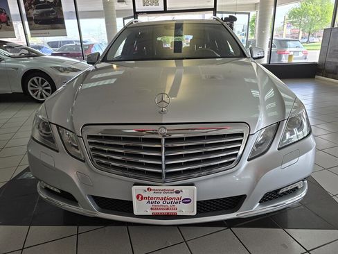 Used 2011 Mercedes-Benz E 350 4MATIC Wagon image 3