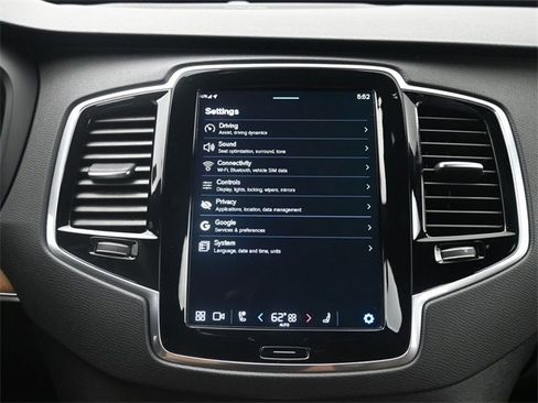 Used 2024 Volvo XC90 B6 Plus w/ Protection Package Premier image 15