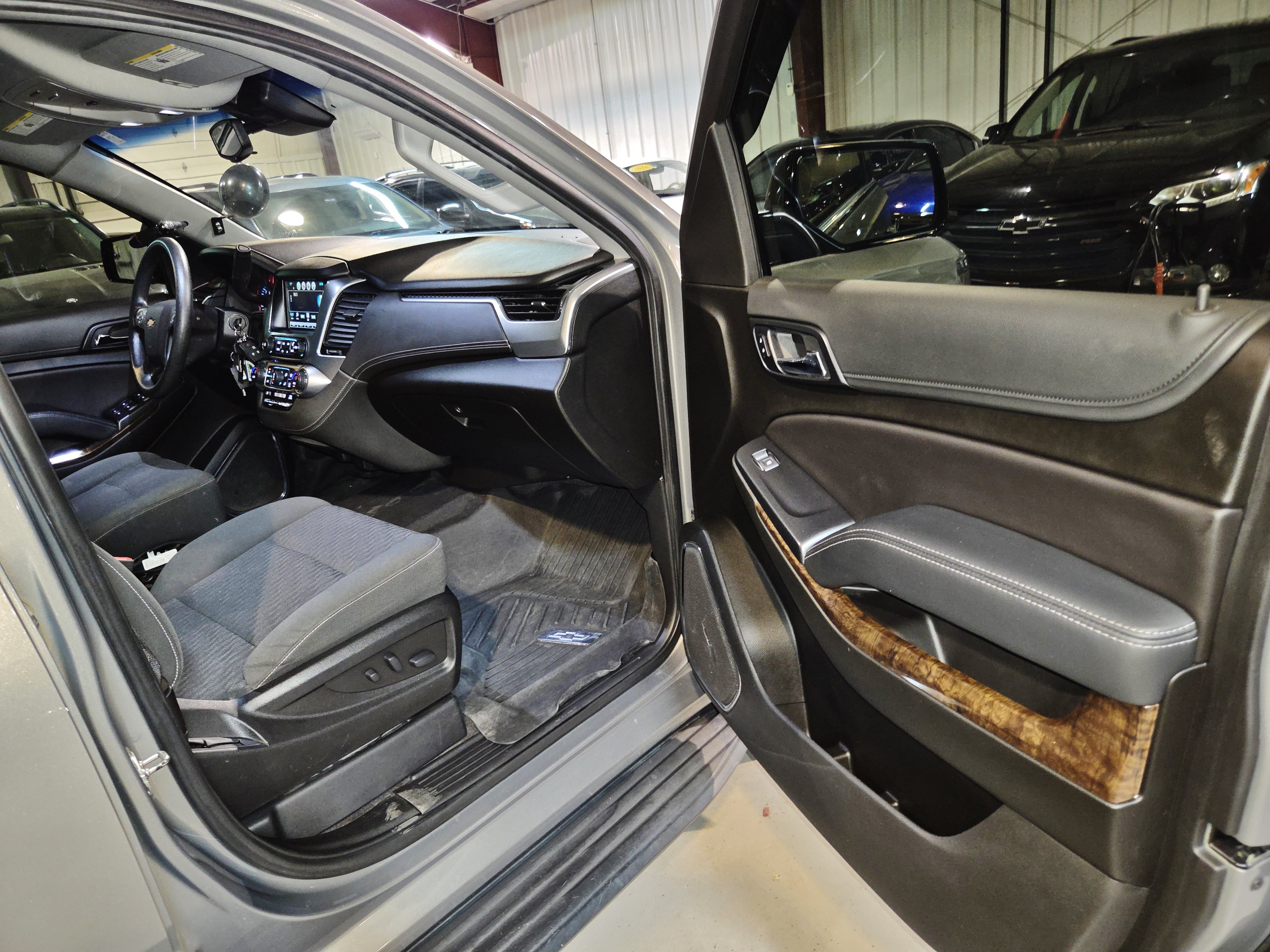 Used 2019 Chevrolet Tahoe 4WD w/ Enhanced Driver Alert Package image 26