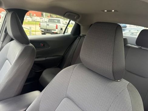 Used 2026 Toyota Prius LE FWD image 8