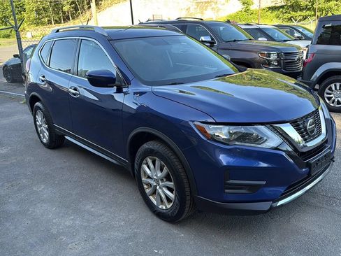 Used 2018 Nissan Rogue SV AWD/4WD image 2