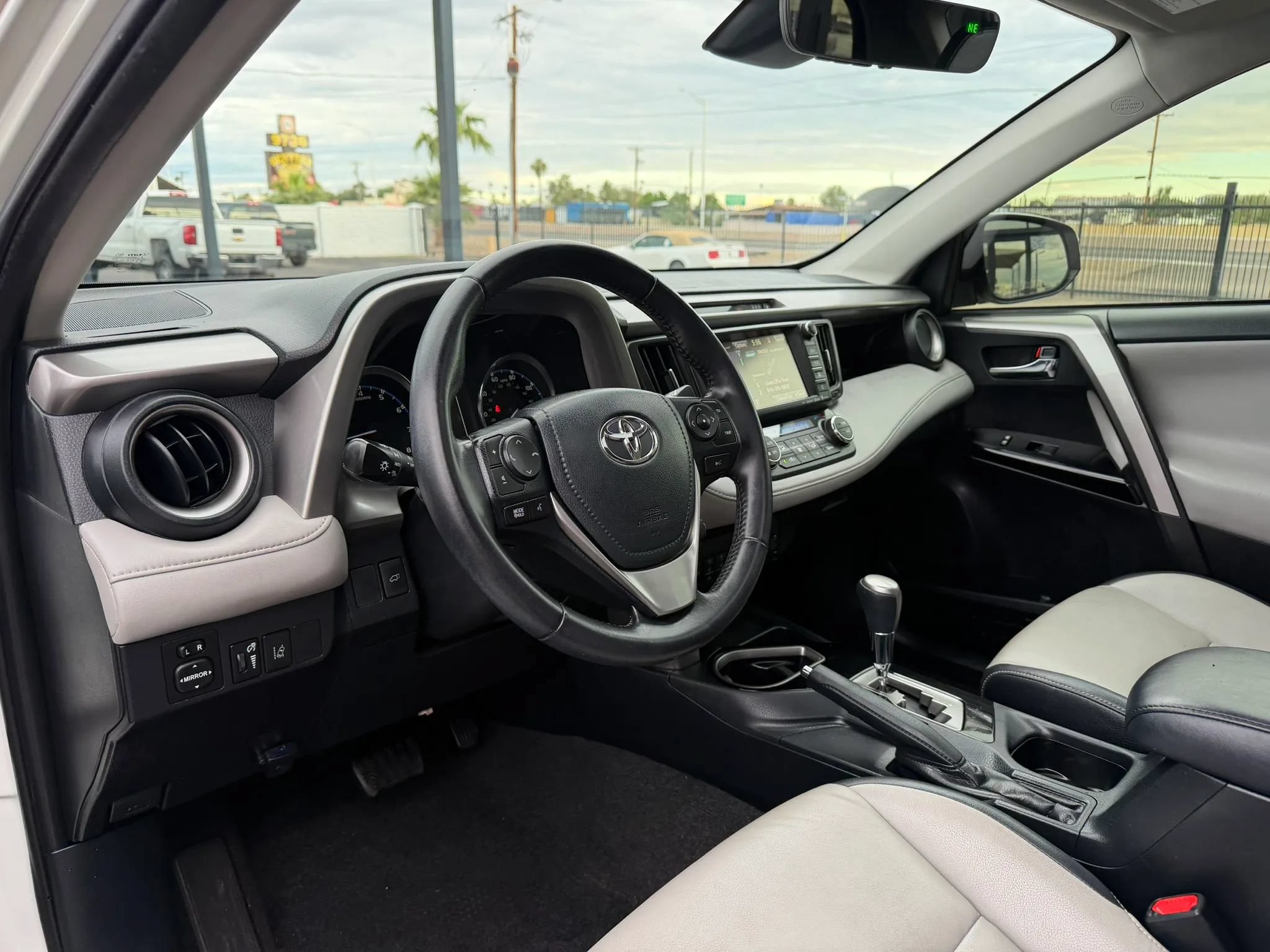 Used 2017 Toyota RAV4 Limited w/ Advanced Technology Package FWD image 20