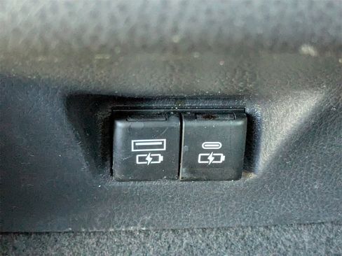 Used 2025 Toyota Camry LE image 14