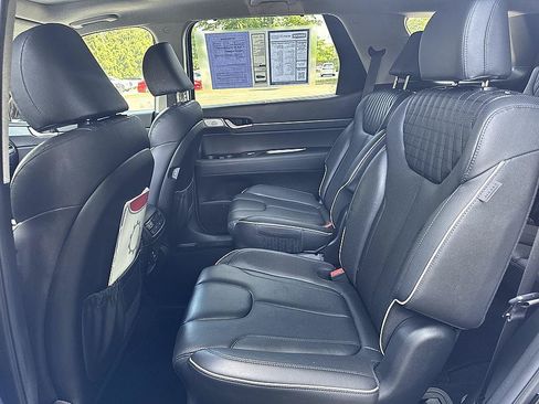 Used 2024 Hyundai Palisade Limited FWD image 12