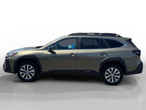 Used 2024 Subaru Outback Premium AWD/4WD image 2