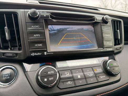 Used 2018 Toyota RAV4 SE w/ Power Extra Value Package image 14