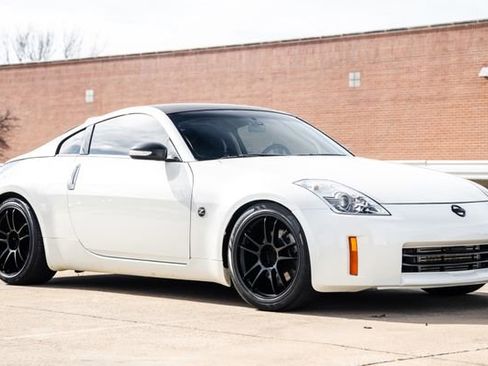 Used 2006 Nissan 350Z Coupe w/ (N93) Cargo Convenience Pkg image 30