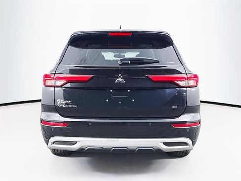 Used 2023 Mitsubishi Outlander SE AWD/4WD image 6
