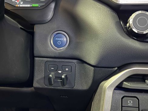 Used 2023 Toyota Sequoia Limited image 32