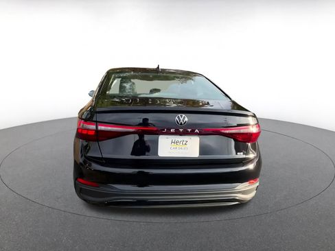 Used 2025 Volkswagen Jetta SE image 11