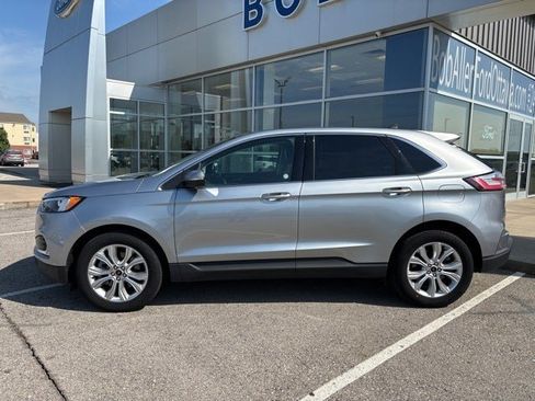 Used 2024 Ford Edge Titanium image 2
