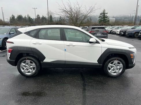 New 2026 Hyundai Kona SE image 5