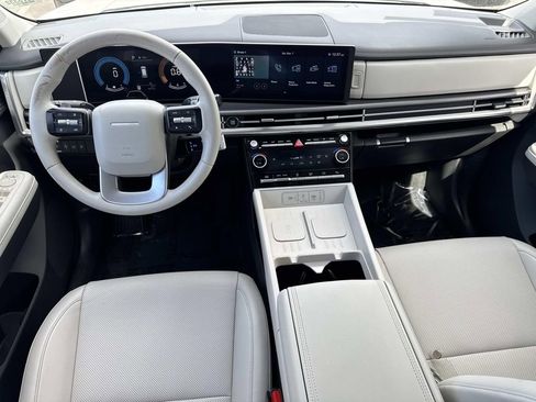 Certified 2025 Hyundai Santa Fe SEL image 6