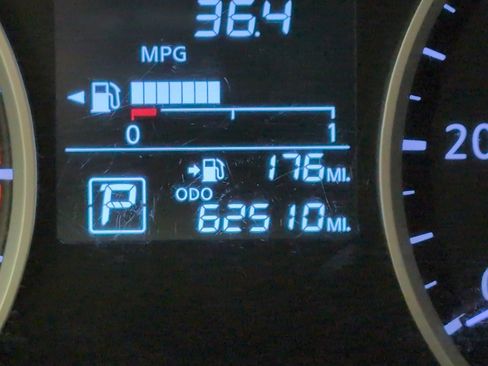 Used 2018 Nissan Kicks S image 18