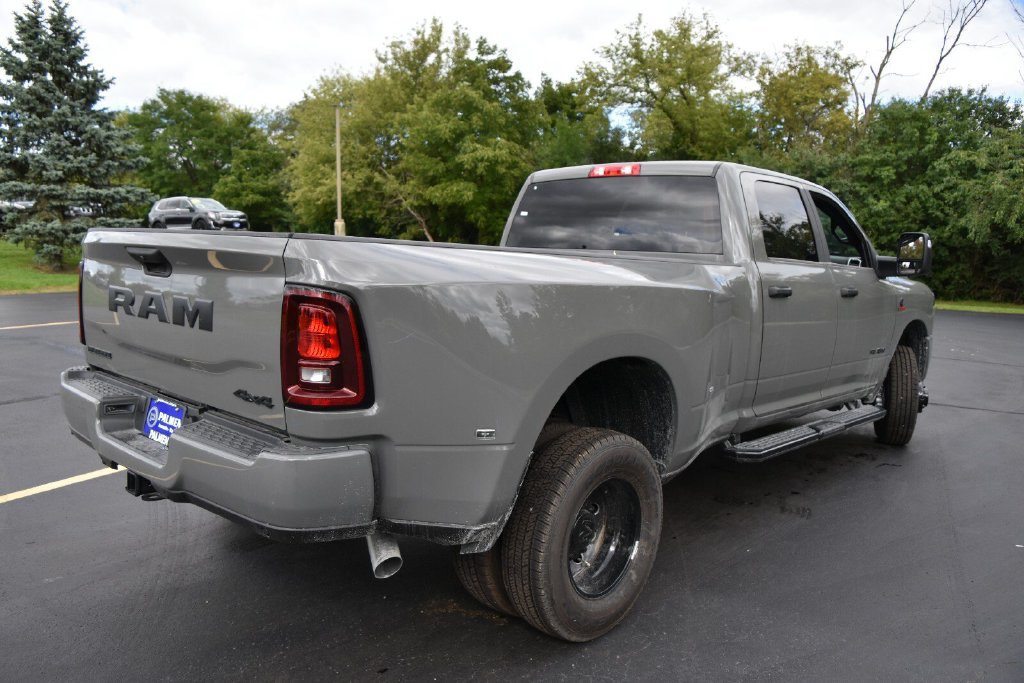 New 2026 RAM 3500 Big Horn AWD/4WD image 7