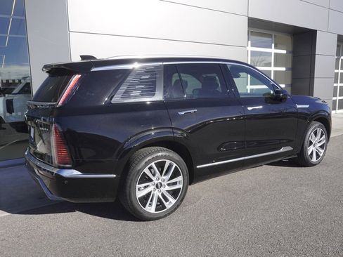 Used 2026 Cadillac Vistiq Luxury image 4