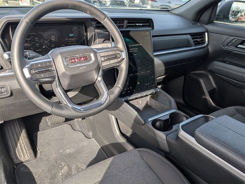 Used 2025 GMC Terrain Elevation image 17