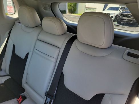 Used 2019 Jeep Compass Latitude image 12