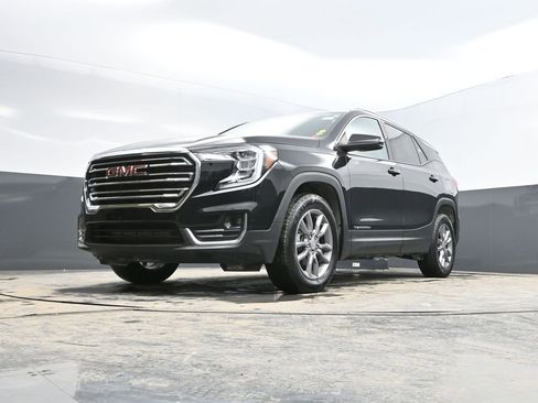 Used 2024 GMC Terrain SLT image 35