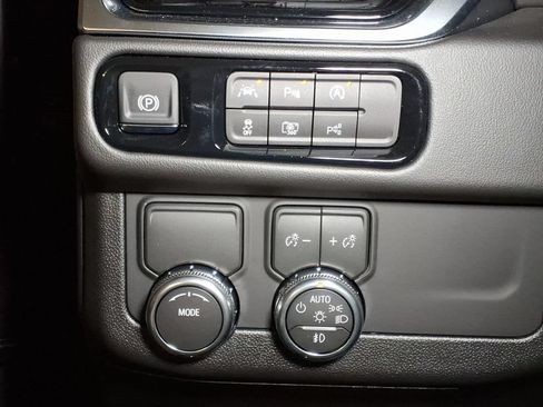 Used 2026 GMC Yukon XL Elevation RWD image 17