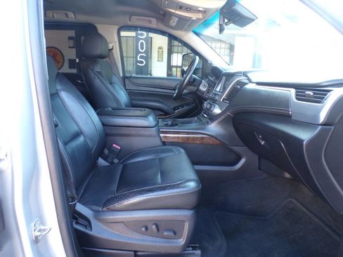 Used 2016 Chevrolet Suburban LT image 13