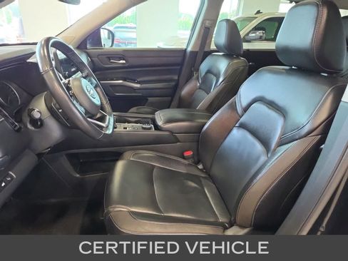 Used 2022 Nissan Pathfinder SL AWD/4WD image 16