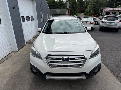 Used 2016 Subaru Outback 2.5i Limited AWD/4WD image 2