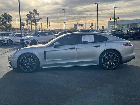 Used 2018 Porsche Panamera 4S image 6