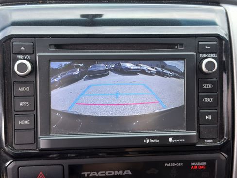 Used 2015 Toyota Tacoma PreRunner w/ SR5 Package RWD image 10