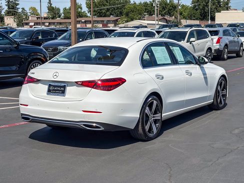 Used 2025 Mercedes-Benz C 300 Sedan image 4