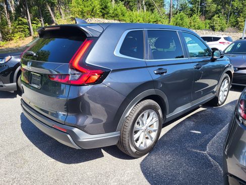 Used 2025 Honda CR-V EX image 4