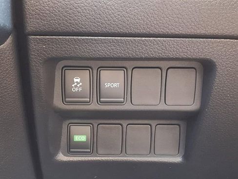 Used 2015 Nissan Rogue SV FWD image 17