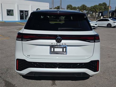 New 2026 Volkswagen Tiguan SE R-Line FWD image 5