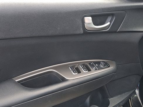 Used 2020 Kia Optima S image 12